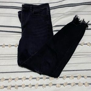 American Eagle Super High Rise Jegging Crop Black Distressed Jeans